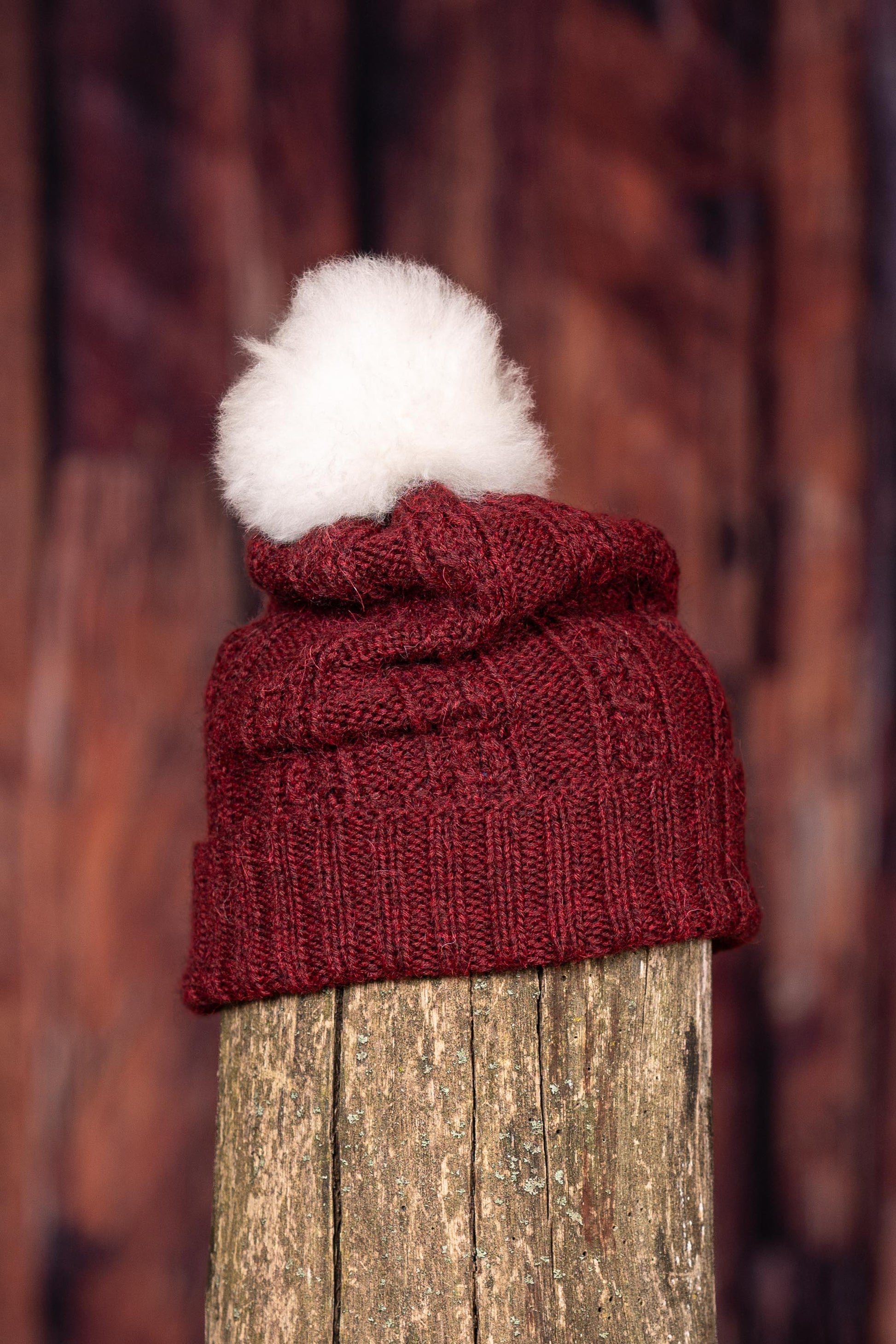 Tuque en alpaga avec pompon de fourrure - Bourgogne