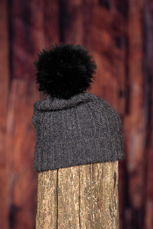 Tuque en alpaga avec pompon de fourrure - Charbon