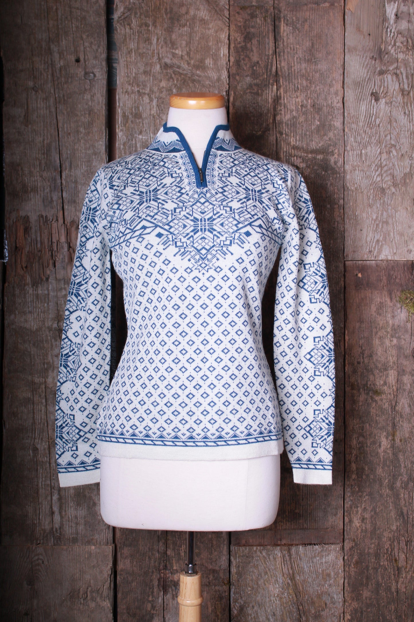 Après-Ski Alpaca Sweater - Natural With Blue Patterns