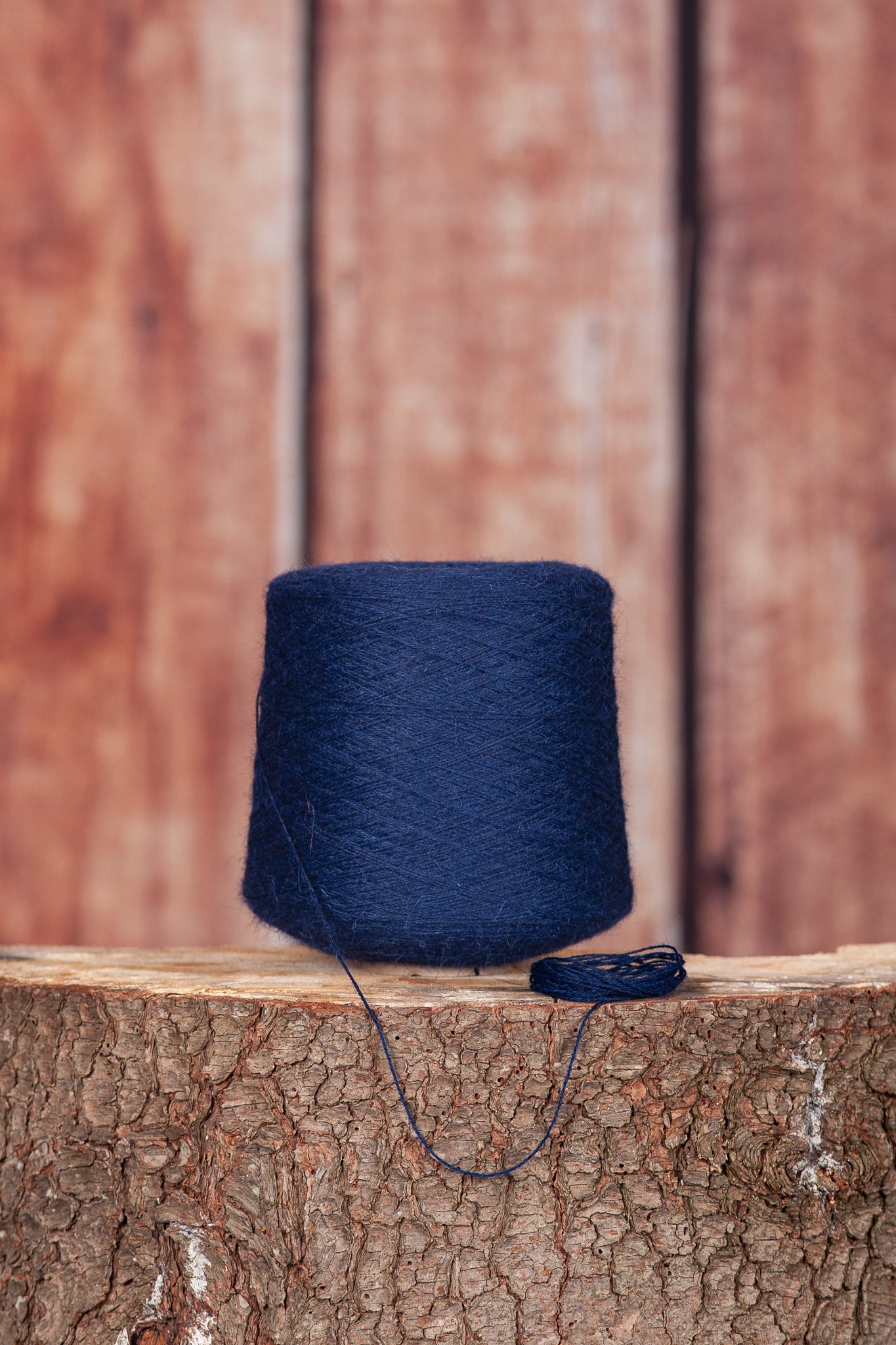 3/14 Navy Alpaca Weaving Yarn – 1 kg Cone