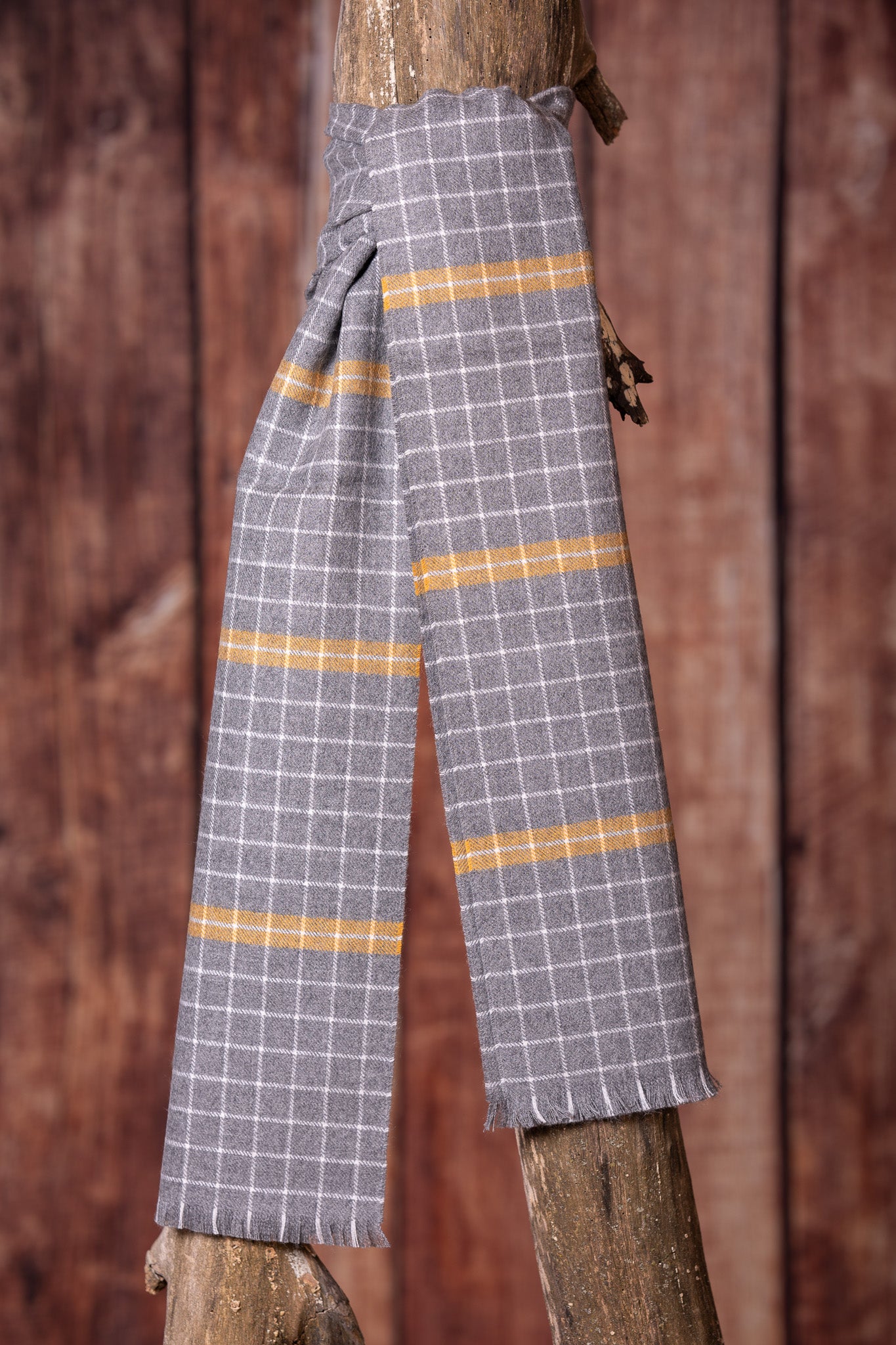 Foulard tissé en alpaga - Damier gris et jaune