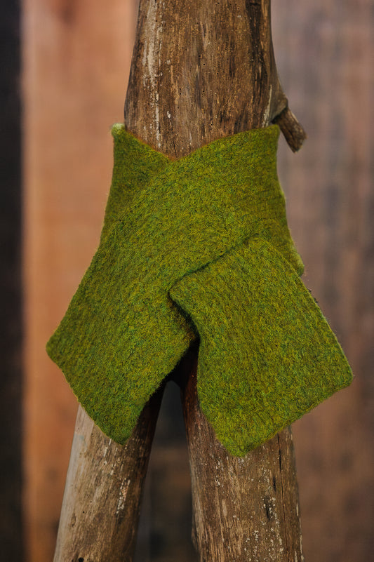 Foulard en alpaga croisé vert 