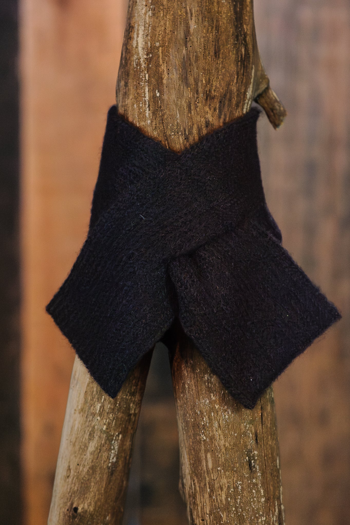 Foulard en alpaga croisé noir