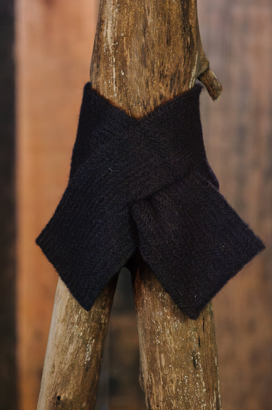 Foulard en alpaga croisé noir