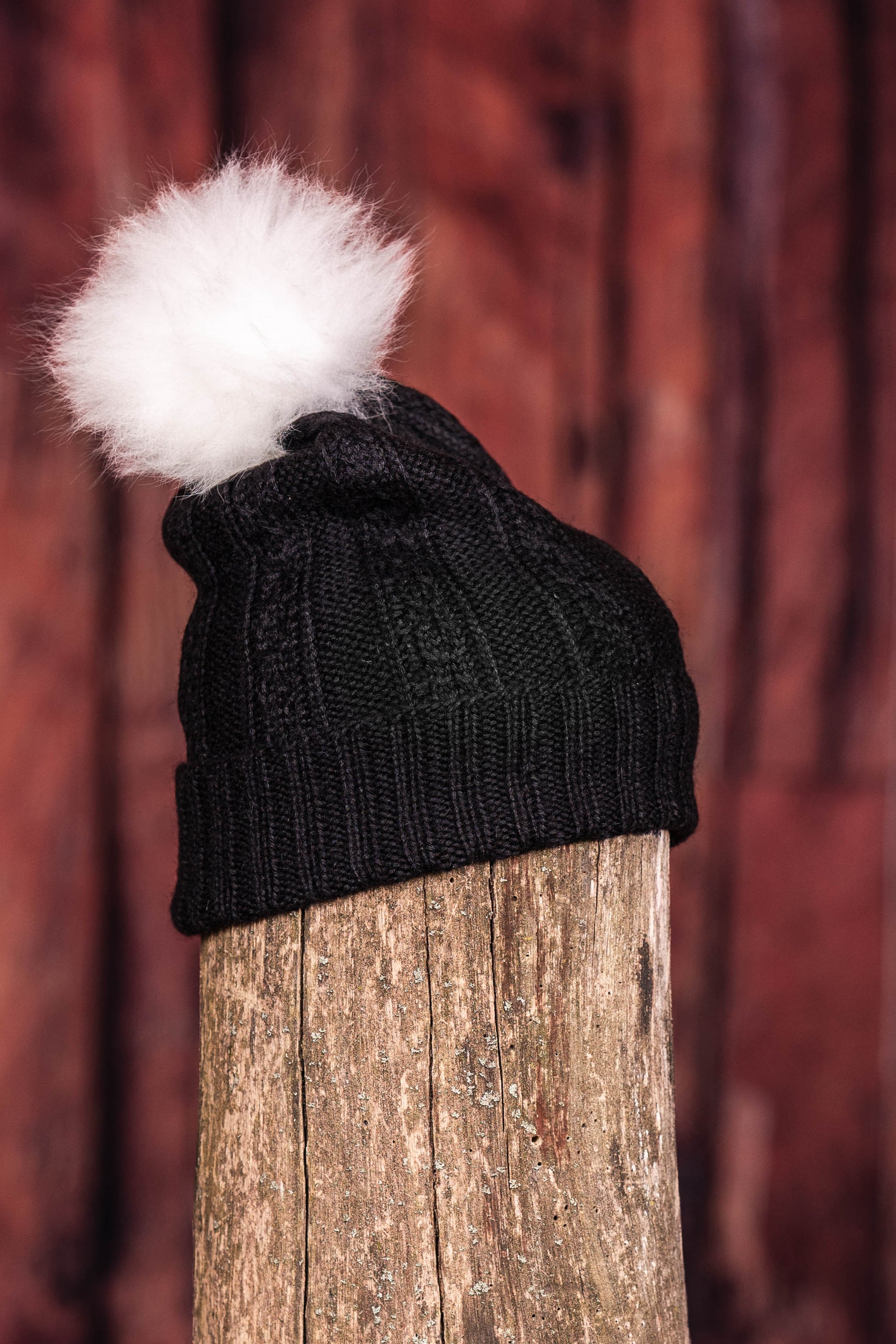 Tuque en alpaga avec pompon blanc en fourrure - Noir
