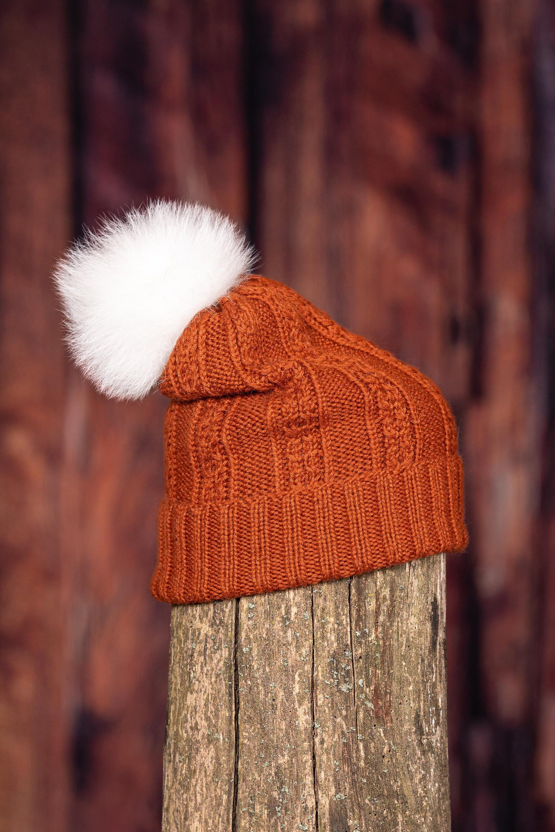 Tuque en alpaga avec pompon de fourrure - Rouille